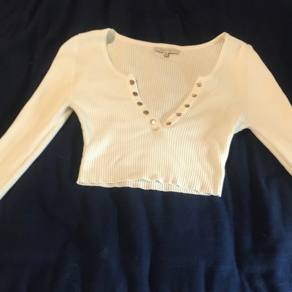 COPY - Long sleeved ribbed low cut crop top with gold buttons